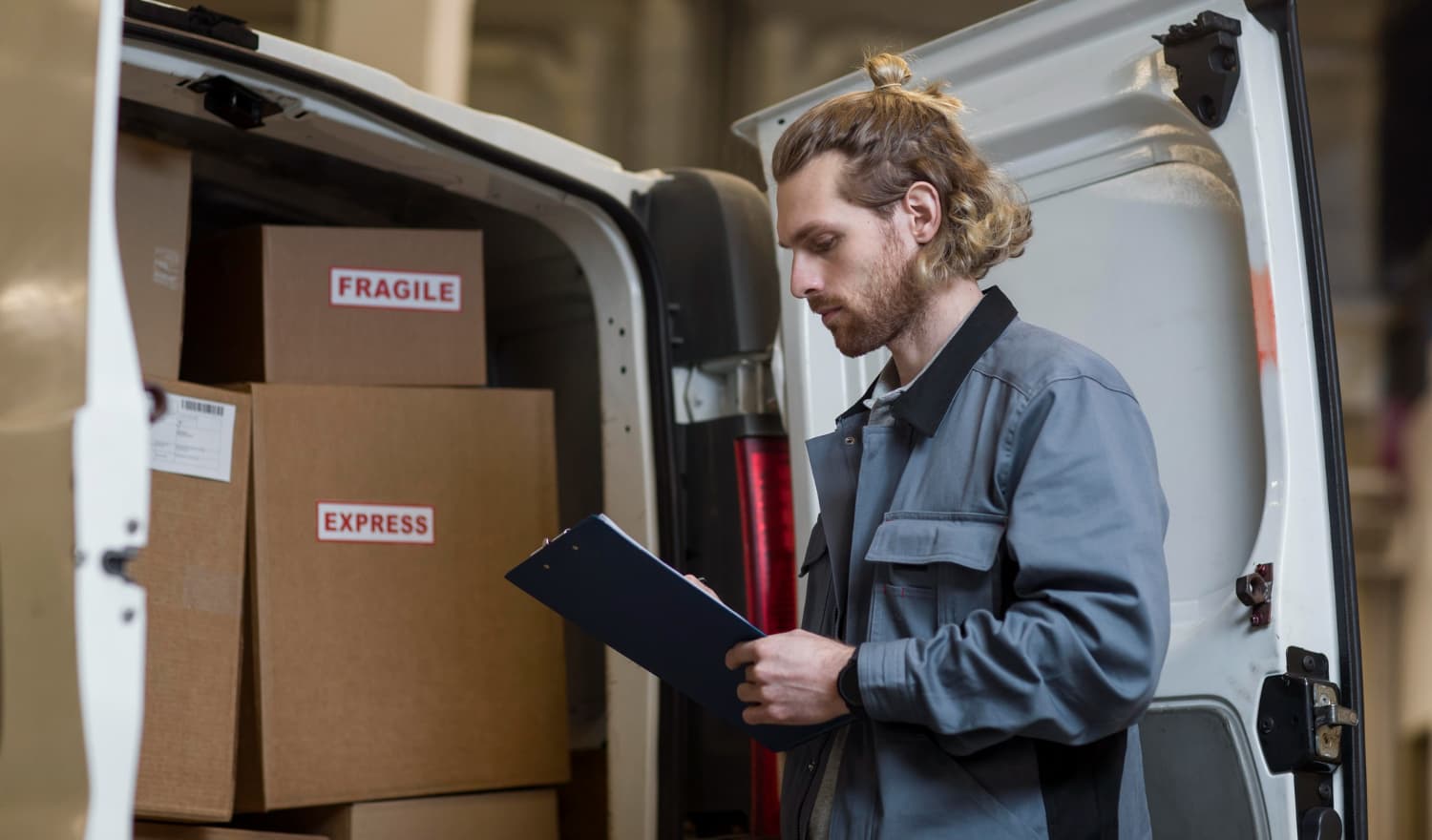 Shipping Small Loads in Canada: How to Ship Without Booking a Full Truck